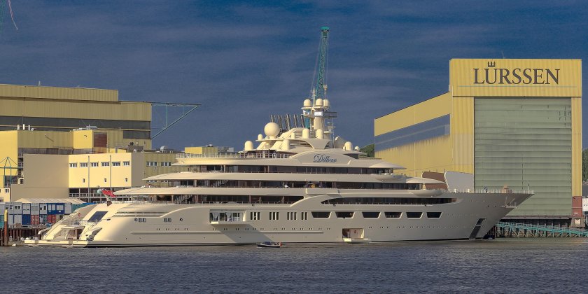 Мега яхта Dilbar