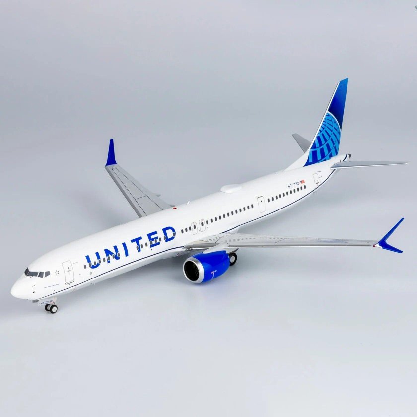 Коллекционная модель самолета