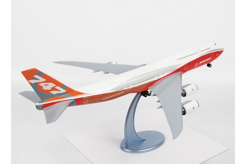 Пассажирский авиалайнер Боинг 747-8 сборная модель звезда