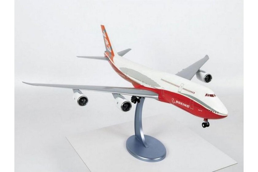 Модель сборная "Боинг 747-8"