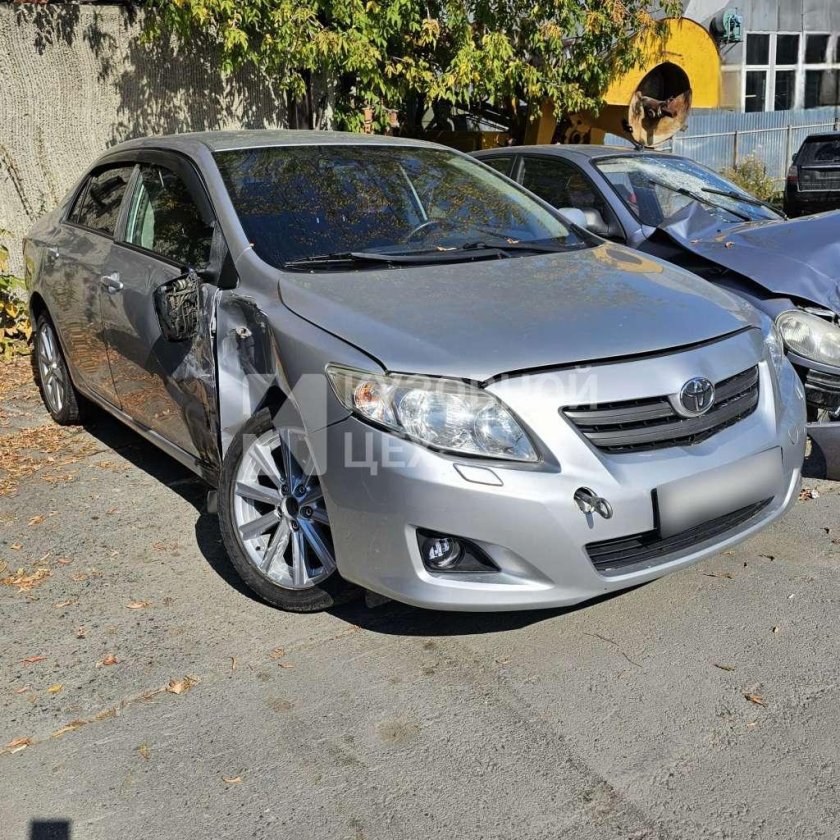 Битая тойота королла 150