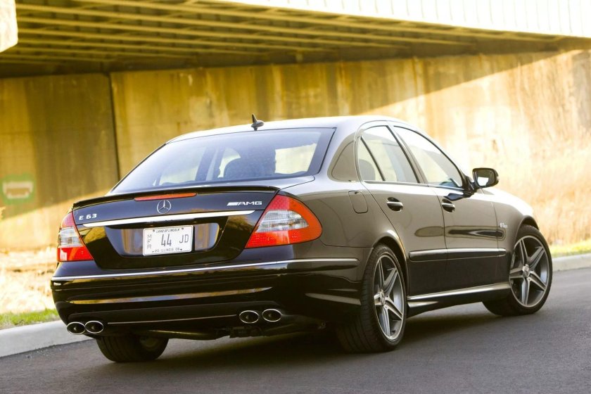 Mercedes e class w211