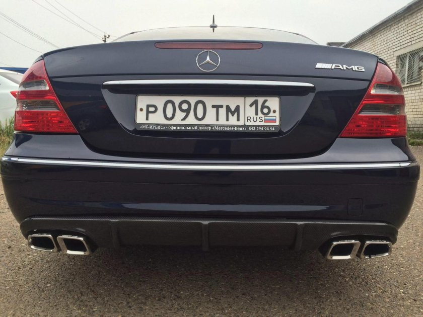 Задний бампер АМГ w211