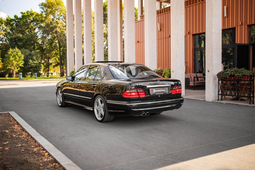 Mercedes benz w210 amg