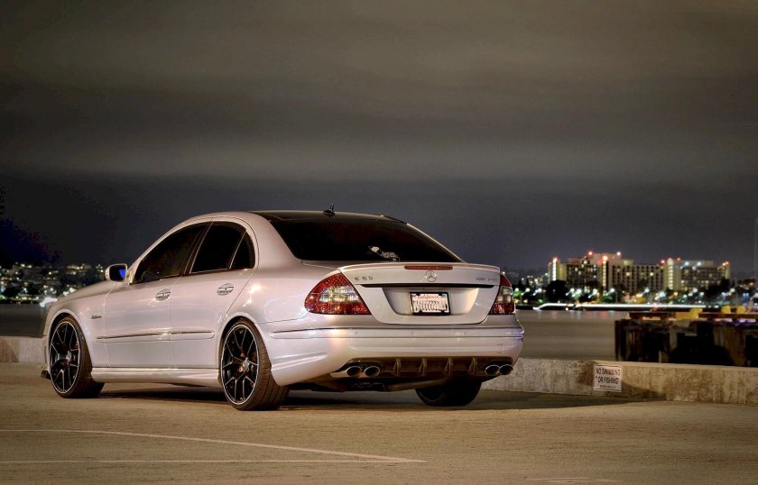 Мерседес w211 AMG 63