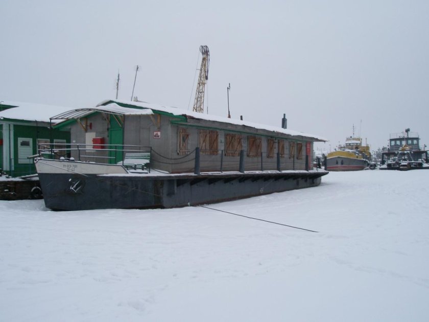 Плавучая пристань дебаркадер