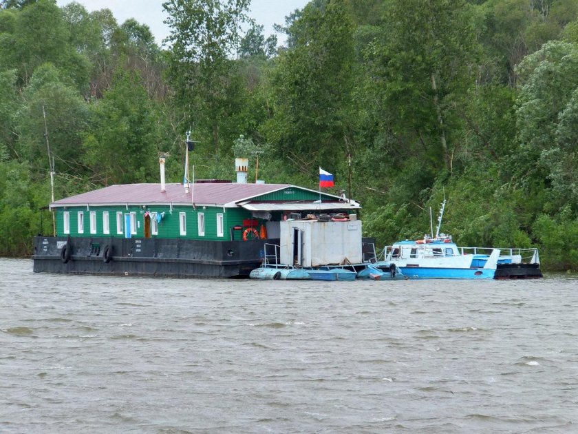 Плавучая пристань дебаркадер