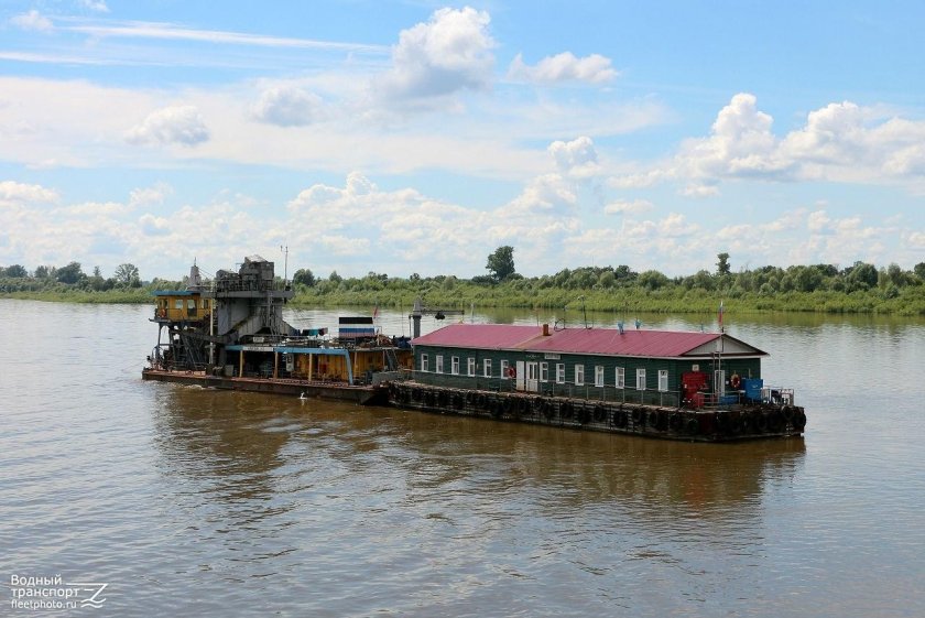 Камский 212 земснаряд