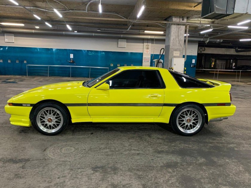 Toyota supra ga70. 1986