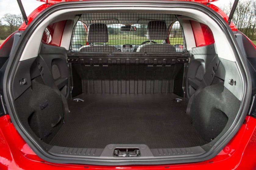 Форд Фиеста мк6 багажник