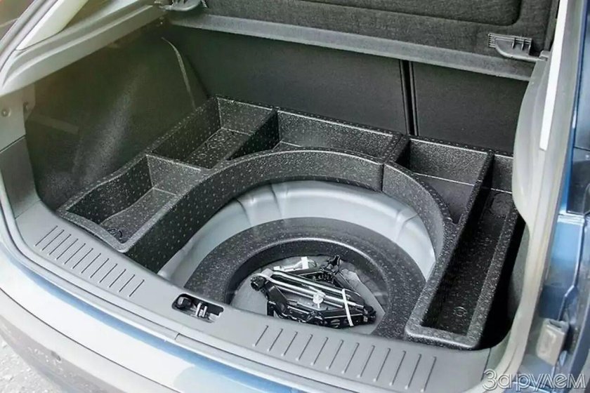 Ford Focus 3 багажник запаска седан