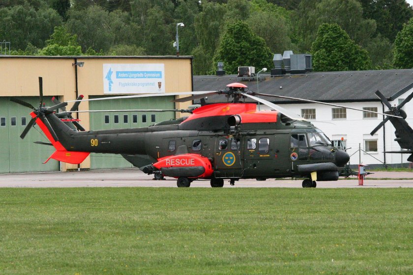 Вертолет as 332 super Puma