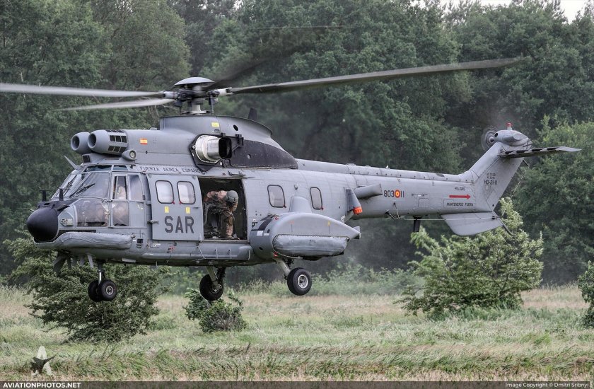 Вертолет as 332 super Puma