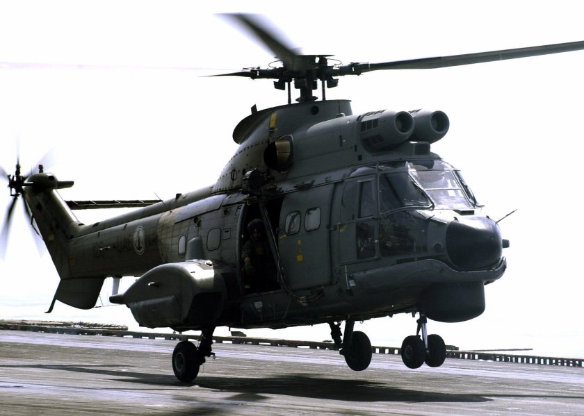 Вертолет as 332 super Puma