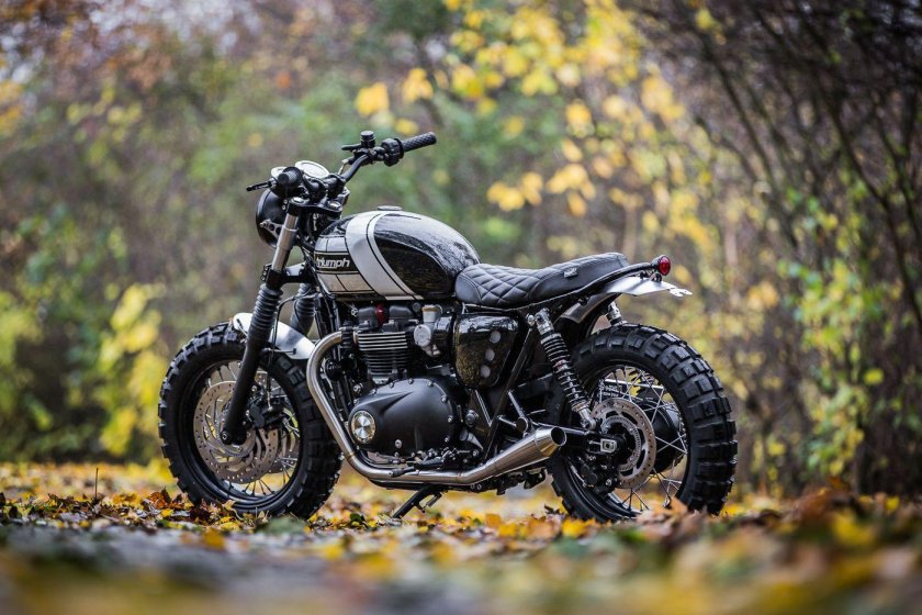 Триумф Бонневиль скремблер