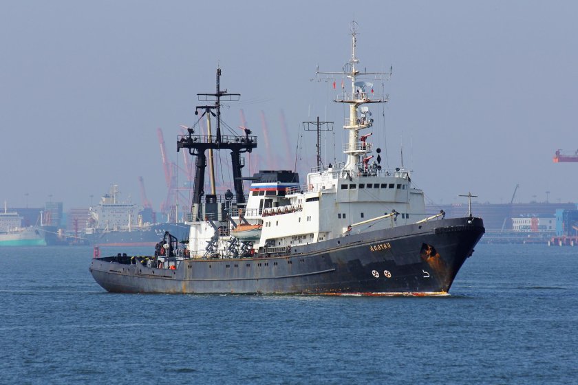 Спасательный буксир Памир