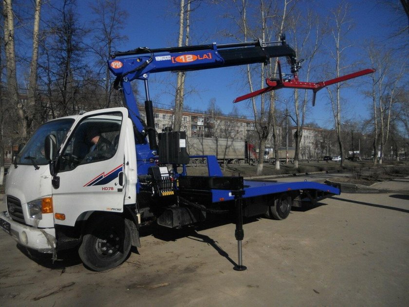 Эвакуатор Хендай HD 78 С ломаной платформой