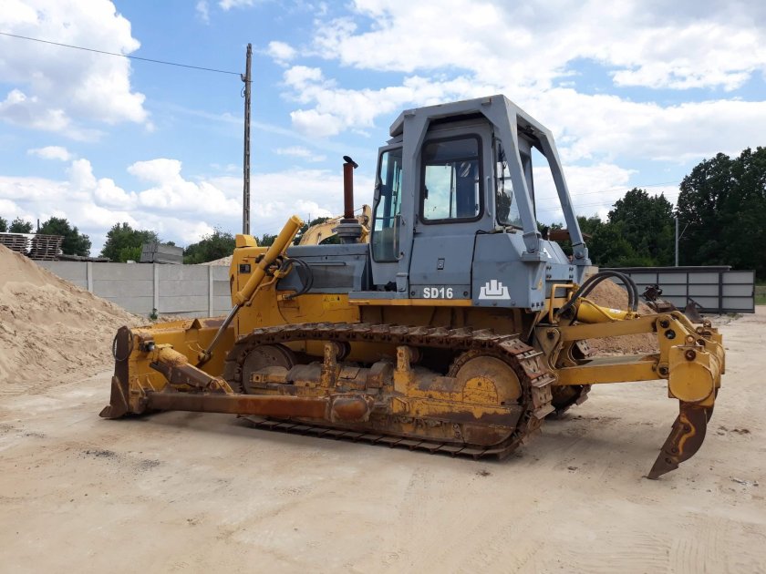 Бульдозер Shantui sd16