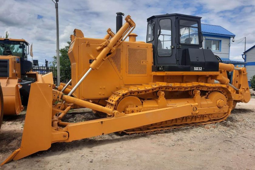 Бульдозер Shantui sd32