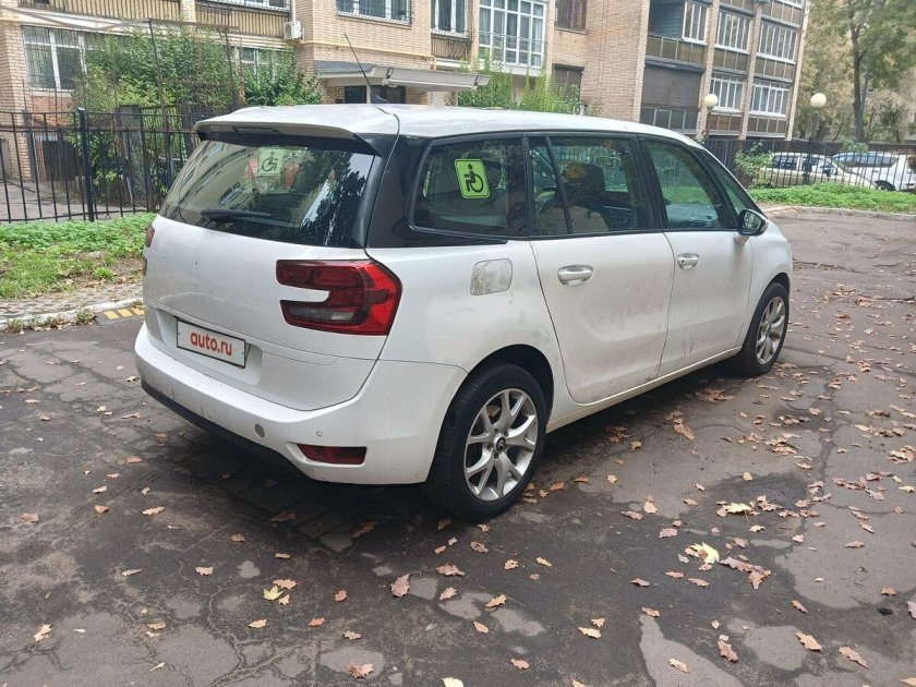 Белый ситроен с4 пикассо