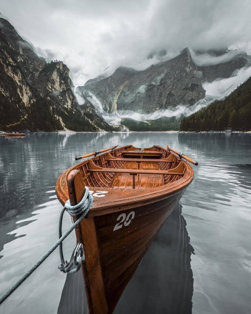 Норвегия фьорды лодка