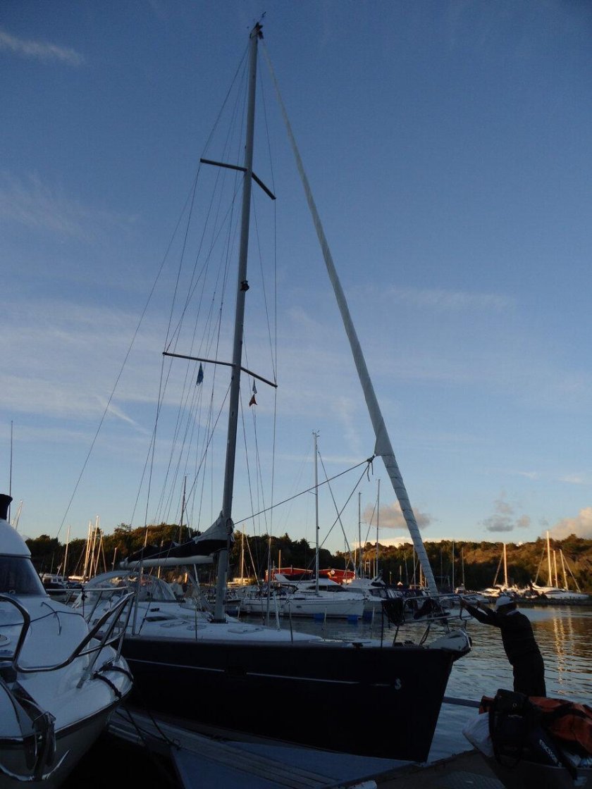 Парусная яхта