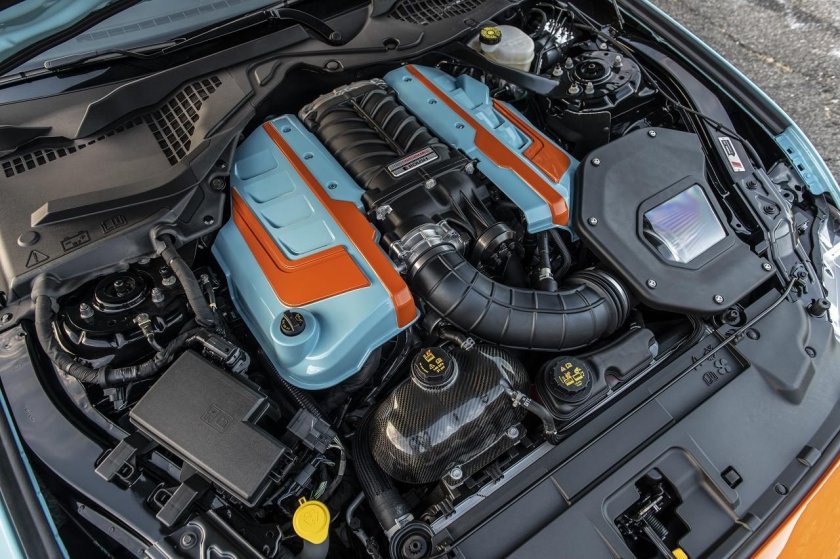 Форд Мустанг мотор