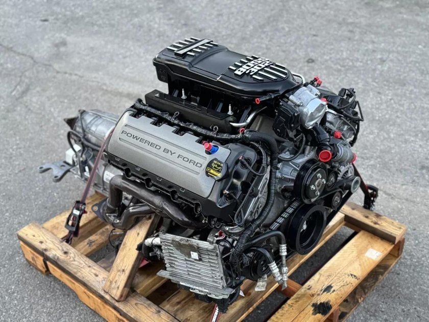 V 8 двигатель