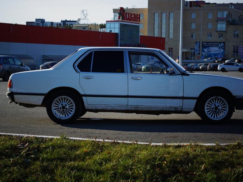 Бмв 7 серии старая