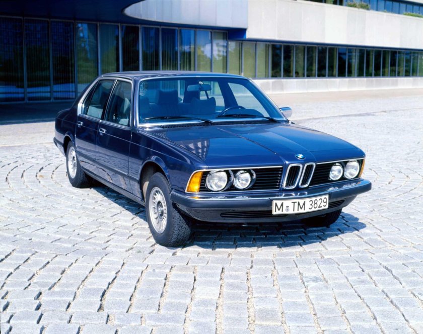 БМВ 735i