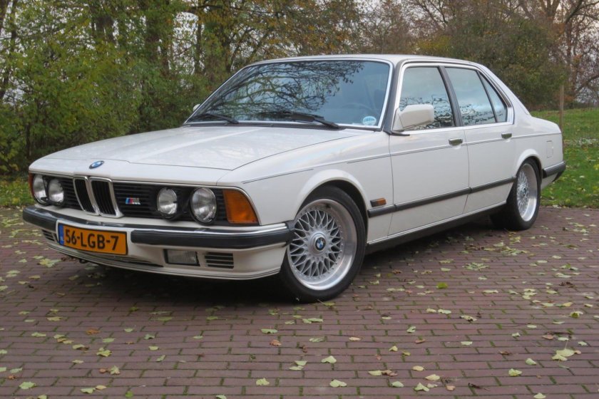 БМВ е23