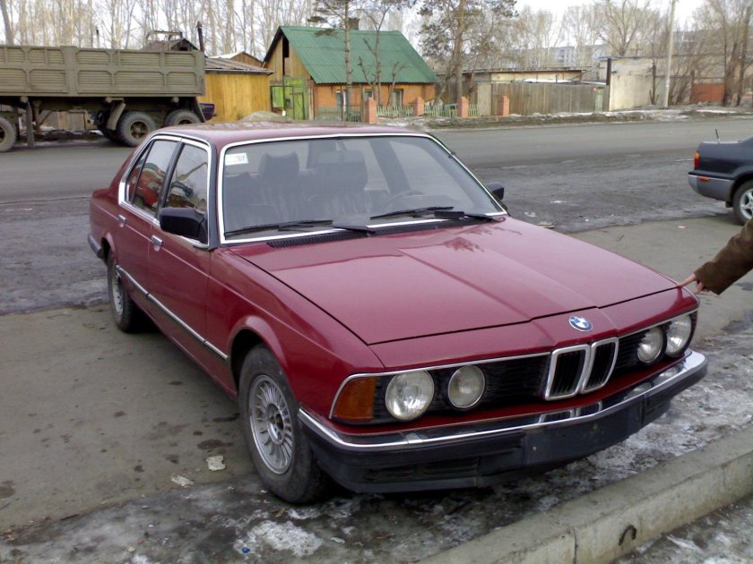 BMW 728 e23