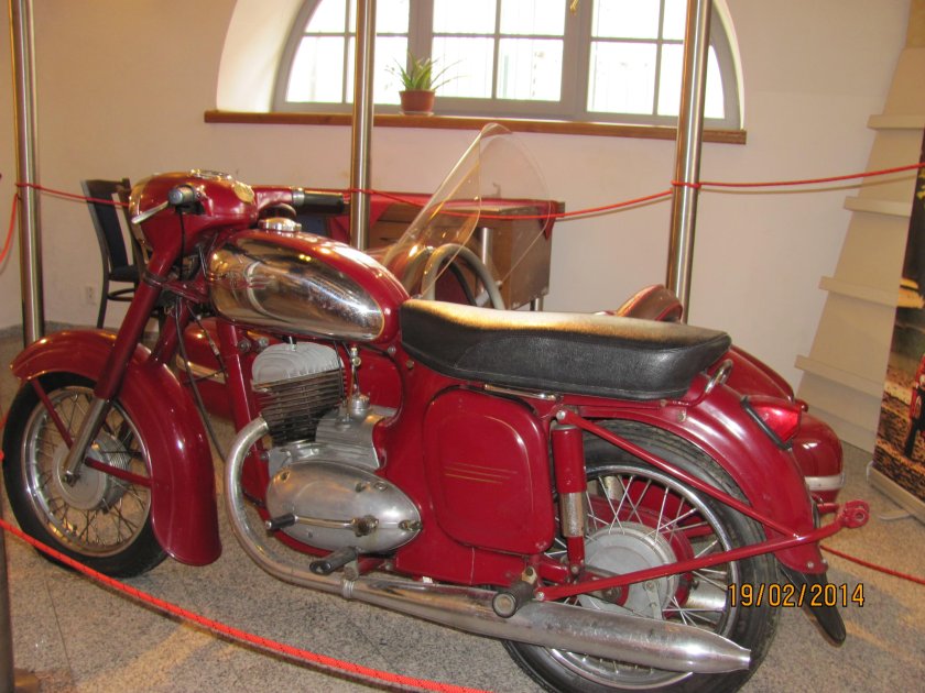 Ява старушка