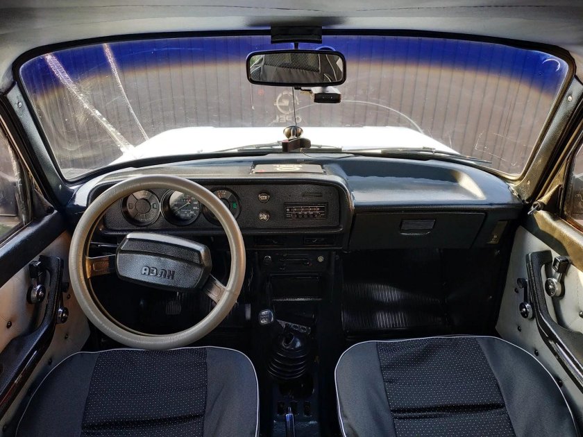 Москвич АЗЛК 2140 салон