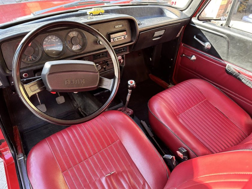 Москвич 2140 салон