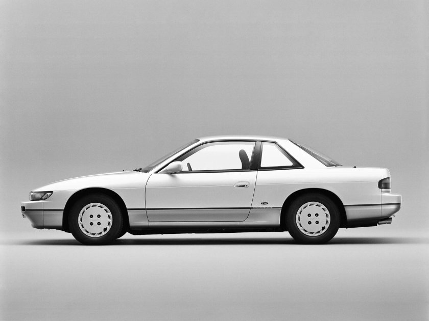 Nissan Silvia s13 сбоку
