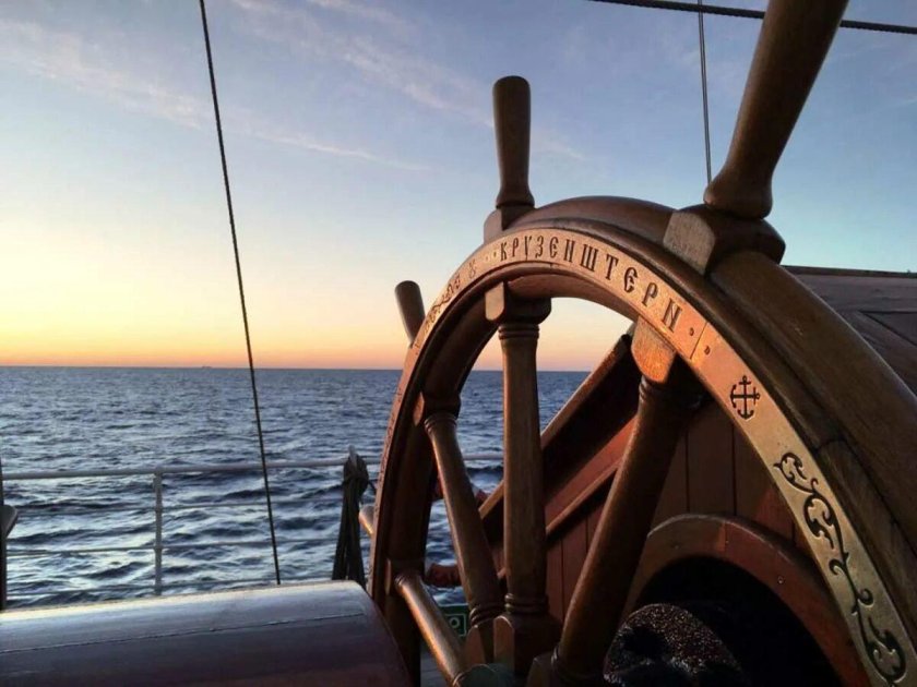 Яхта Крузенштерн штурвал