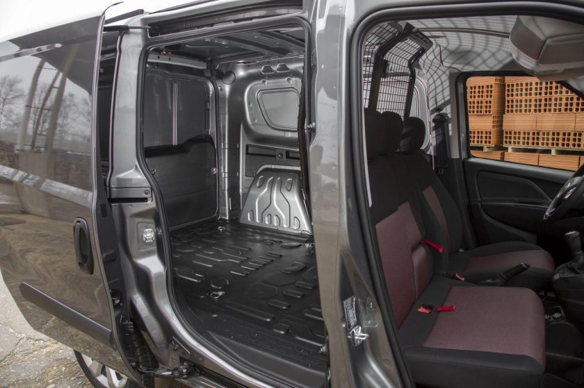 Fiat Doblo Cargo салон