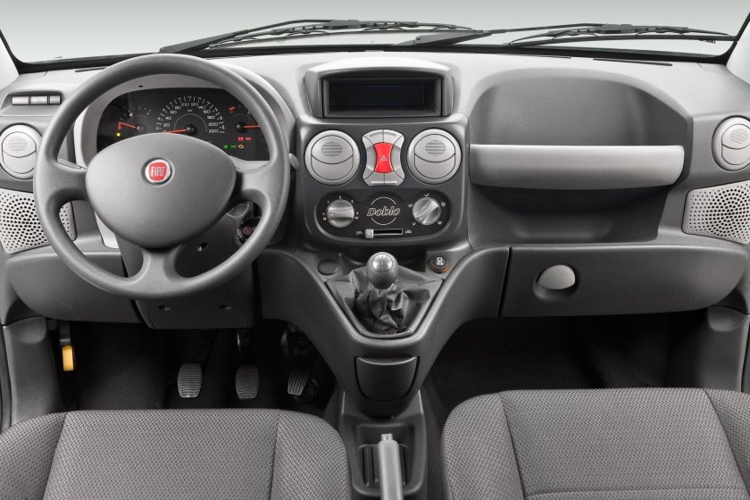 Fiat Doblo 2008 салон
