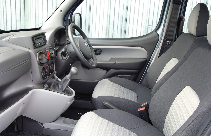 Фиат Добло 2008 салон