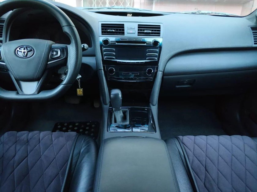 Camry 40 черный салон