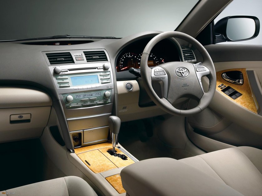 Toyota Camry 2006 салон