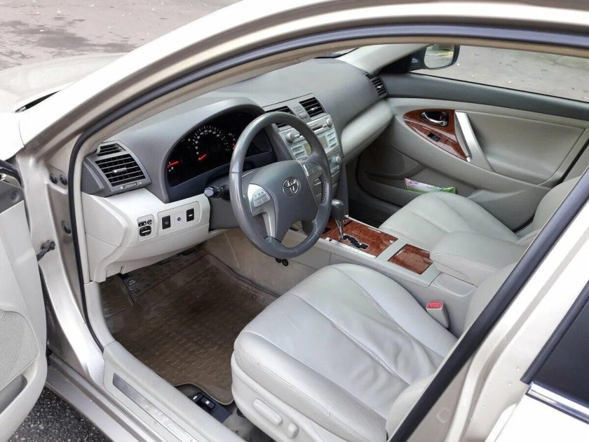 Toyota Camry xv40 Interior