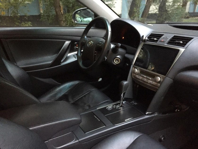 Camry 40 черный салон