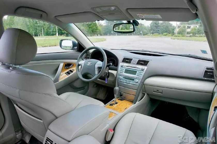 Toyota Camry 2007 салон
