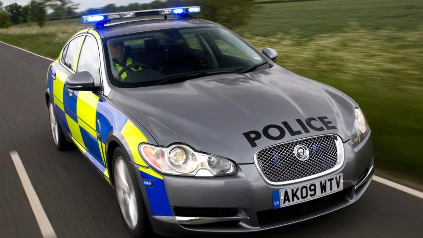 Ягуар xf полиция