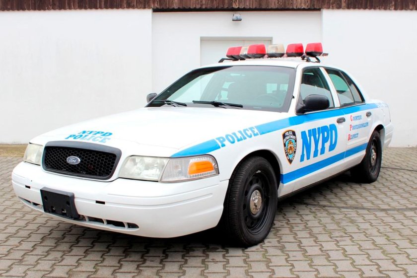 Списанные полицейские автомобили