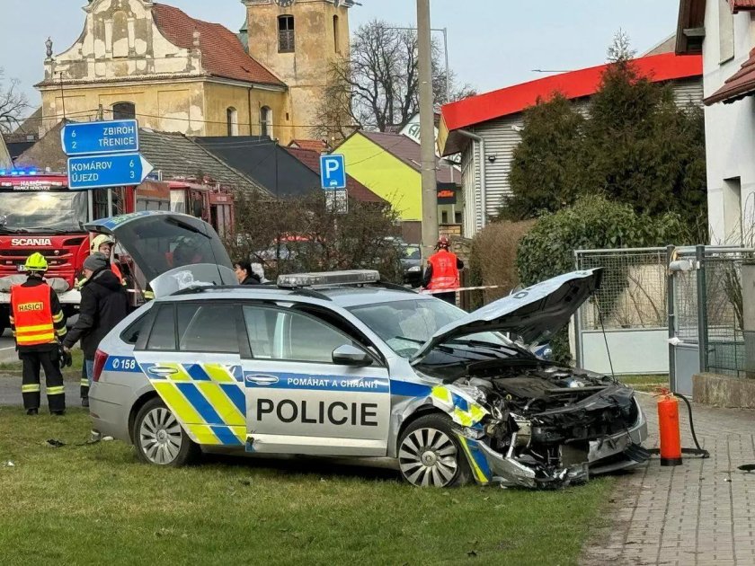 Машина полицейская