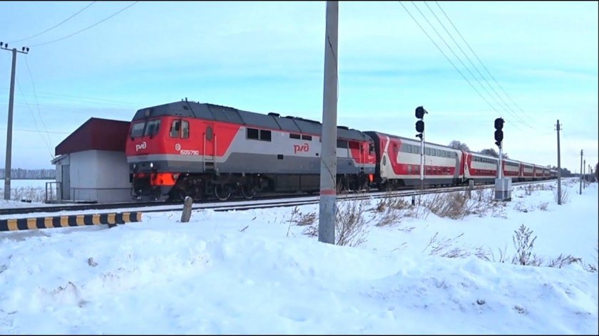 Тэп70бс с двухэтажным поездом