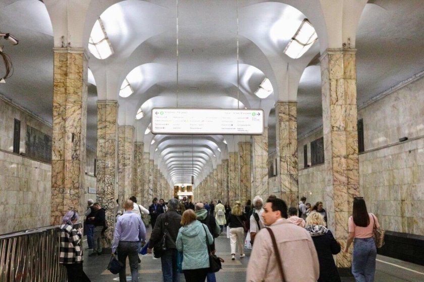 Крестовский остров метро